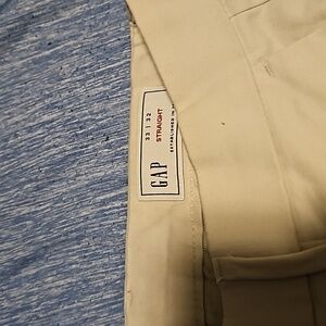 Gap Khakis Men's Pants Excellent Condition size 33/32 Beige